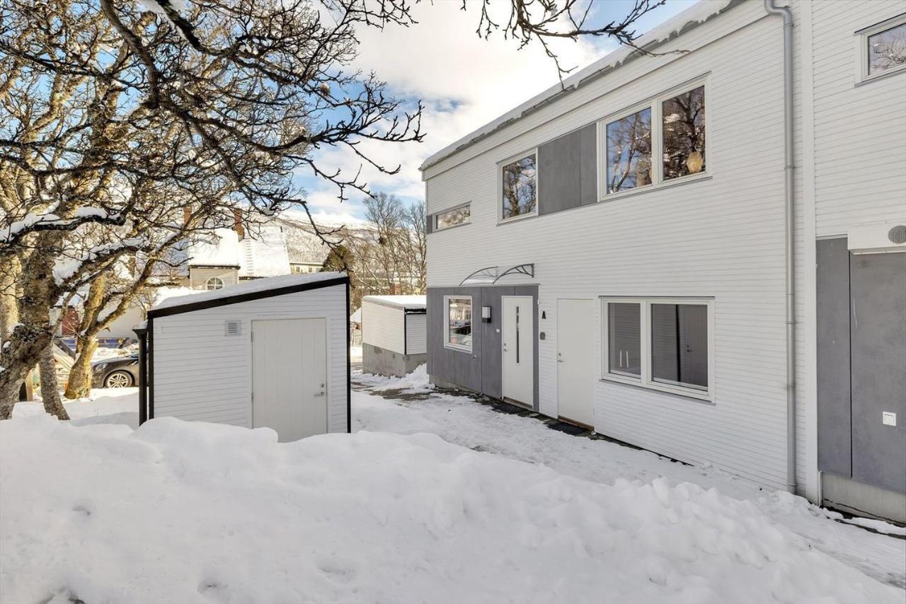 Kais sauna, jacuzzi, cinema&balcony house! Central location Tromsø Exterior foto